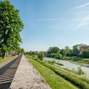 https://parma-stazione-rooms.emilia-romagnahotels.net