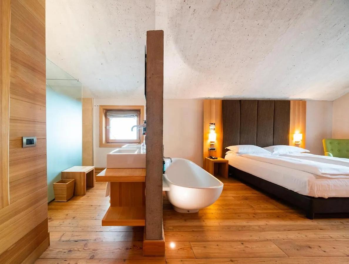 ליביניו Hotel Larice