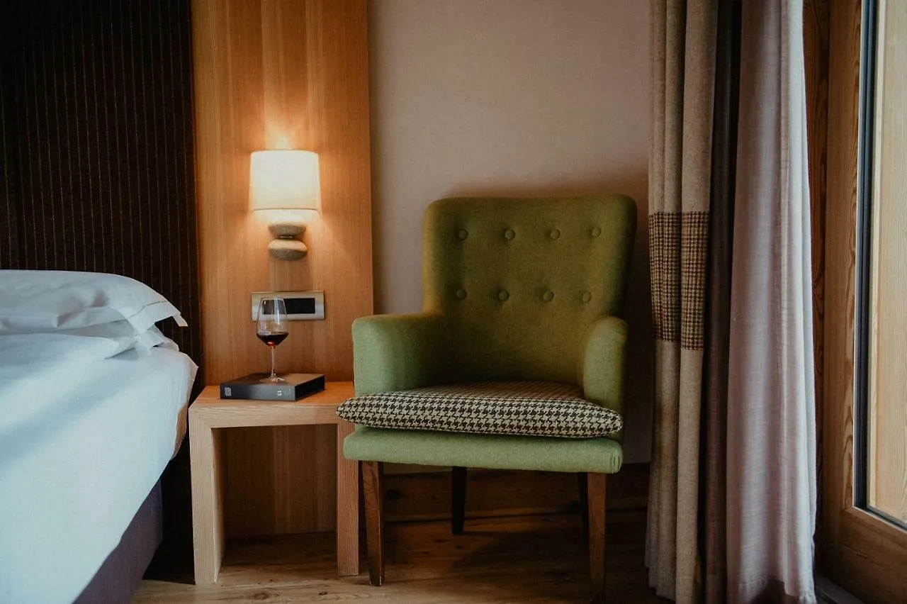 ליביניו Hotel Larice